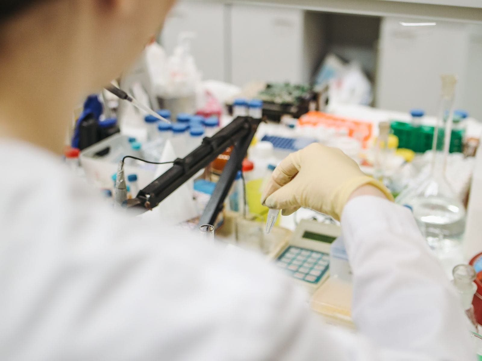 Pharmacies et laboratoires